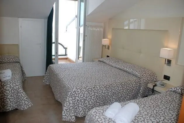 Comfort Dört Kişilik Oda, Göl Manzaralı