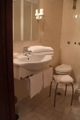 Economy Tek Büyük Yataklı Oda