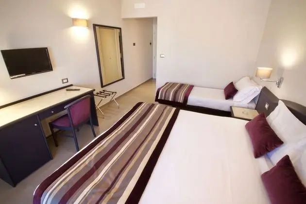 Standard Üç Kişilik Oda