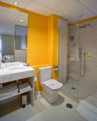 Standard Tek Büyük veya İki Ayrı Yataklı Oda