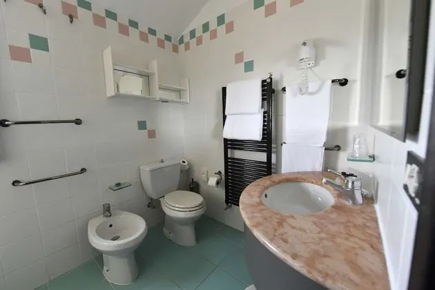 Premium Dört Kişilik Oda, Kısmi Deniz Manzaralı