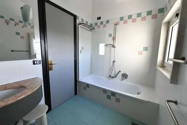 Premium Dört Kişilik Oda, Kısmi Deniz Manzaralı