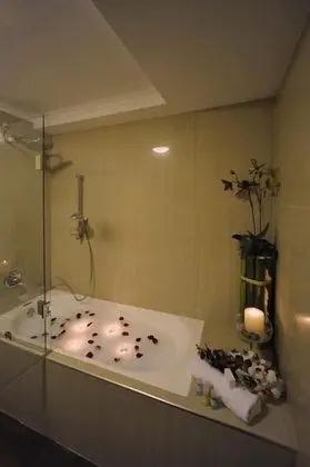 Basic Tek Büyük Yataklı Oda