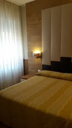 Classic Tek Büyük Yataklı Oda