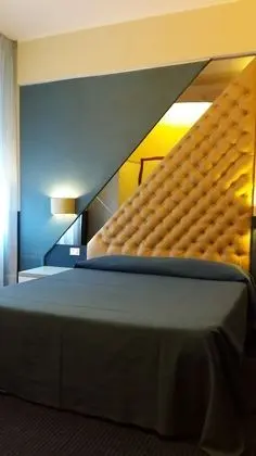 Family Tek Büyük Yataklı Oda
