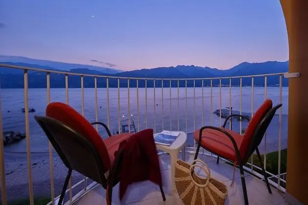 Deluxe Tek Büyük veya İki Ayrı Yataklı Oda, Göl Manzaralı