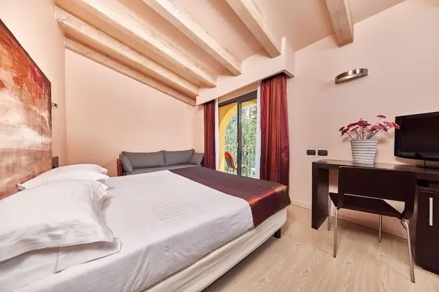 Standard Tek Büyük veya İki Ayrı Yataklı Oda