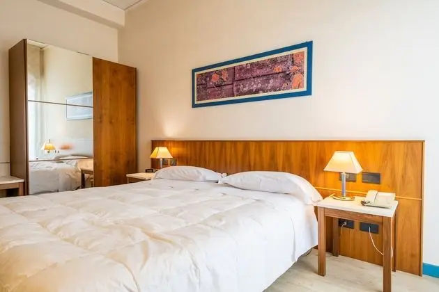 Büyük Yataklı Tek Kişilik Oda