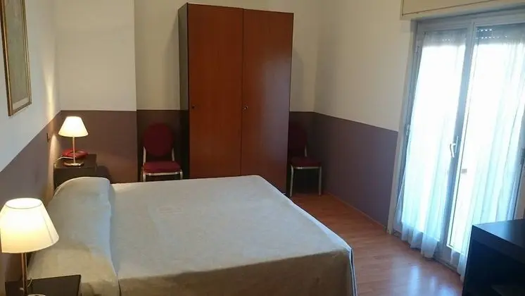 Economy Tek Büyük veya İki Ayrı Yataklı Oda