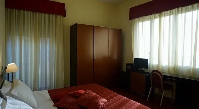 Economy Tek Büyük veya İki Ayrı Yataklı Oda