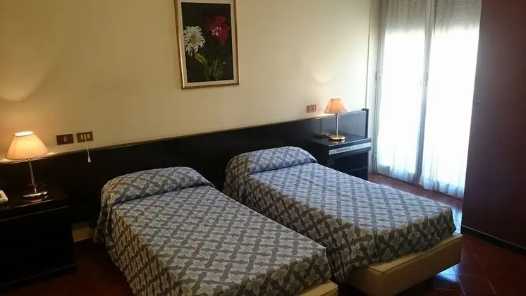 Standard Tek Büyük veya İki Ayrı Yataklı Oda