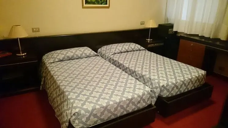 Standard Tek Büyük veya İki Ayrı Yataklı Oda