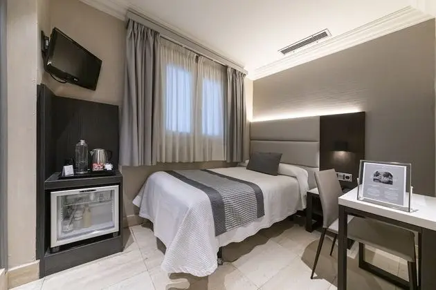 Basic Tek Kişilik Oda, Avlu Manzaralı