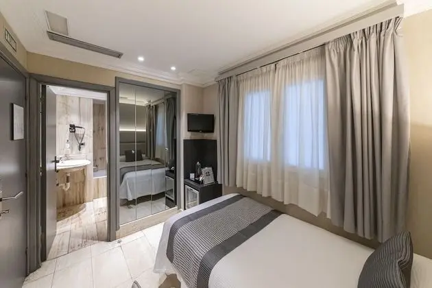 Basic Tek Kişilik Oda, Avlu Manzaralı
