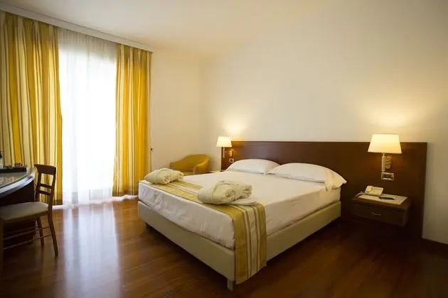 Deluxe Tek Büyük veya İki Ayrı Yataklı Oda