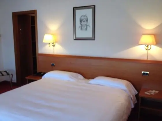 Büyük Yataklı Tek Kişilik Oda