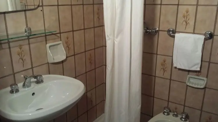 Büyük Yataklı Tek Kişilik Oda