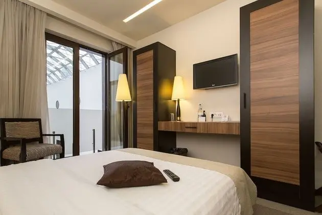 Standard Single Room Atrium