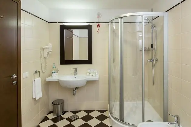 Standard Single Room Atrium
