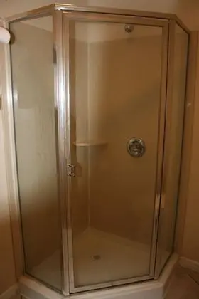 Standard Oda, 1 Büyük (Queen) Boy Yatak, Sigara İçilmez (Private Bathroom )