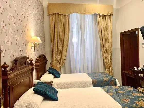 Tek Büyük Yataklı Oda