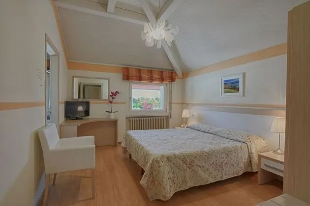 Tek Büyük Yataklı Oda, Göl Manzaralı