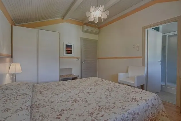 Tek Büyük Yataklı Oda, Göl Manzaralı