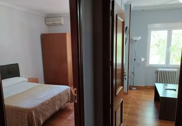 Tek Büyük Yataklı Oda (with Living Room)