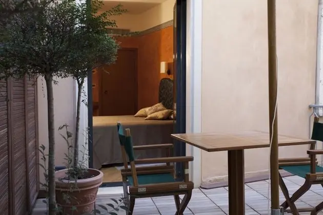 Tek Büyük veya İki Ayrı Yataklı Oda