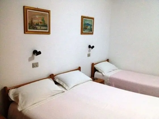 Üç Kişilik Oda