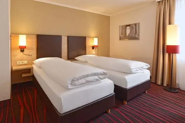 Standard Tek Büyük veya İki Ayrı Yataklı Oda, Avlu Manzaralı (no air condition)
