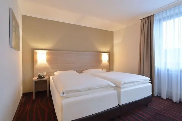 Standard Tek Büyük veya İki Ayrı Yataklı Oda, Avlu Manzaralı (no air condition)