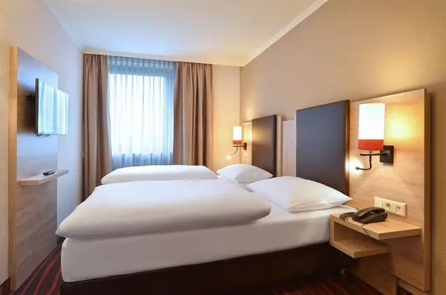 Standard Tek Büyük veya İki Ayrı Yataklı Oda, Avlu Manzaralı (no air condition)