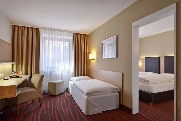 Standard Üç Kişilik Oda, Avlu Manzaralı (no air condition, existing sofa bed)