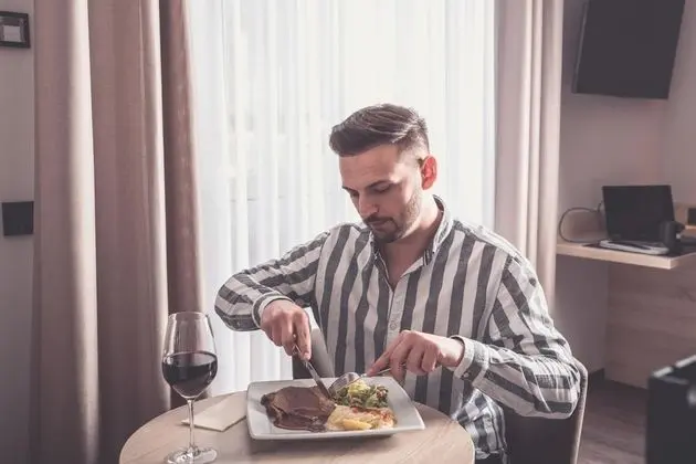 Comfort Tek Büyük Yataklı Oda