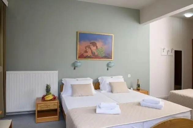 Üç Kişilik Oda, Şehir Manzaralı