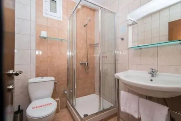 Üç Kişilik Oda, Şehir Manzaralı