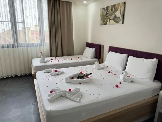 Standard Triple Deniz Manzaralı Oda