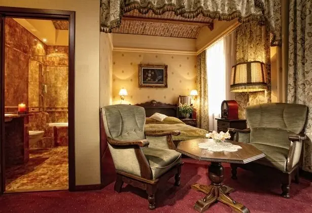 Comfort Tek Büyük veya İki Ayrı Yataklı Oda