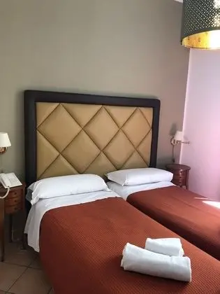 İki Ayrı Yataklı Oda