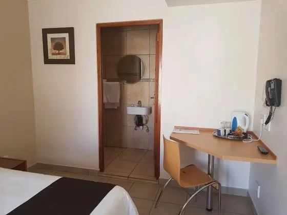 Budget Queen Room