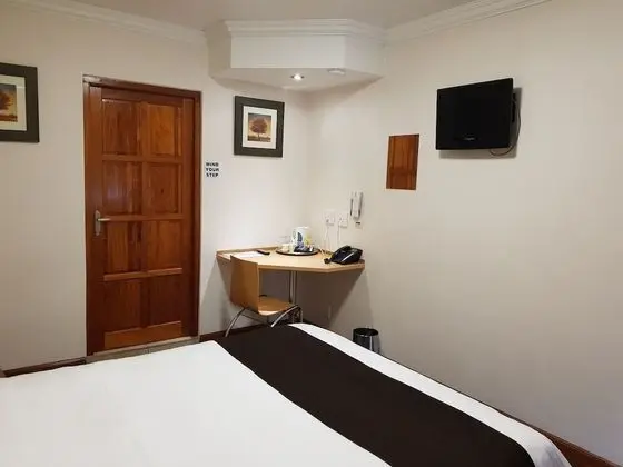 Budget Queen Room