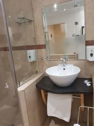 Standard Oda, 1 Büyük (Queen) Boy Yatak