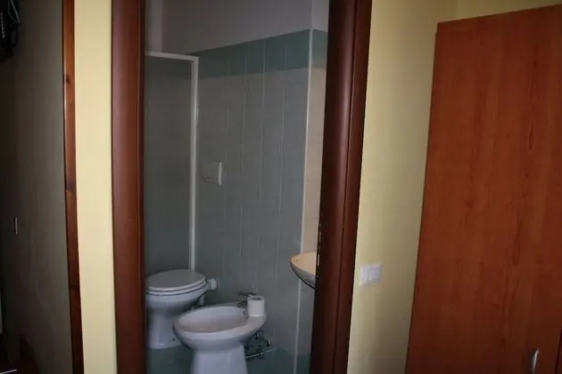 Üç Kişilik Oda