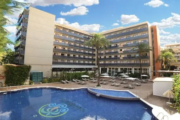 Standard Tek Büyük veya İki Ayrı Yataklı Oda, Balkon, Havuz Manzaralı