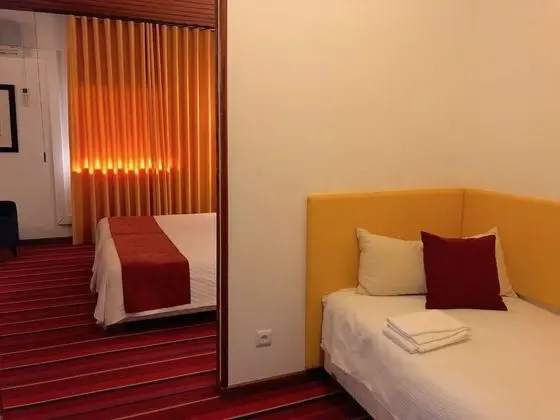 Üç Kişilik Oda