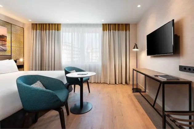 Deluxe Büyük Yataklı Tek Kişilik Oda