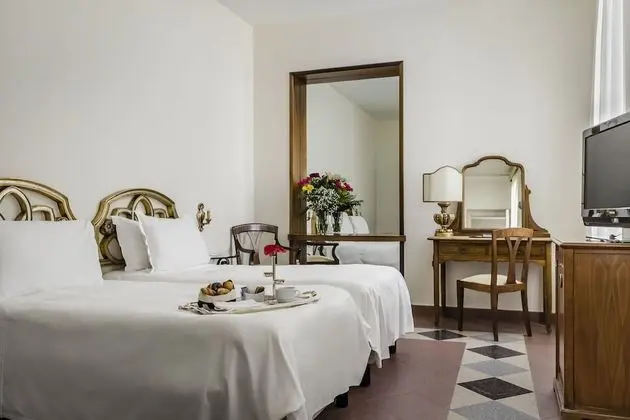 Tek Büyük veya İki Ayrı Yataklı Oda