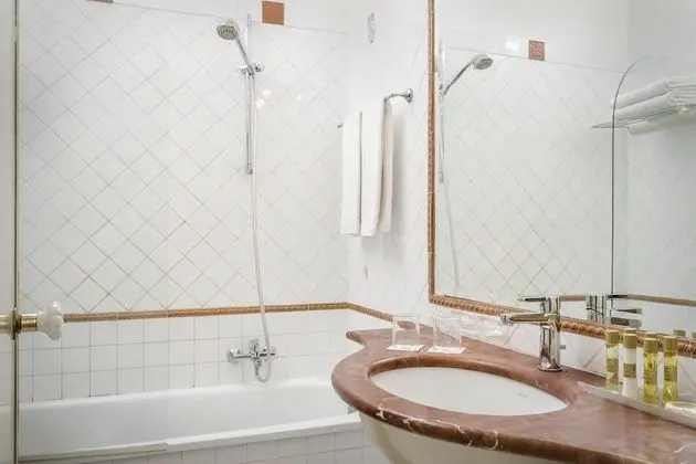 Tek Büyük veya İki Ayrı Yataklı Oda