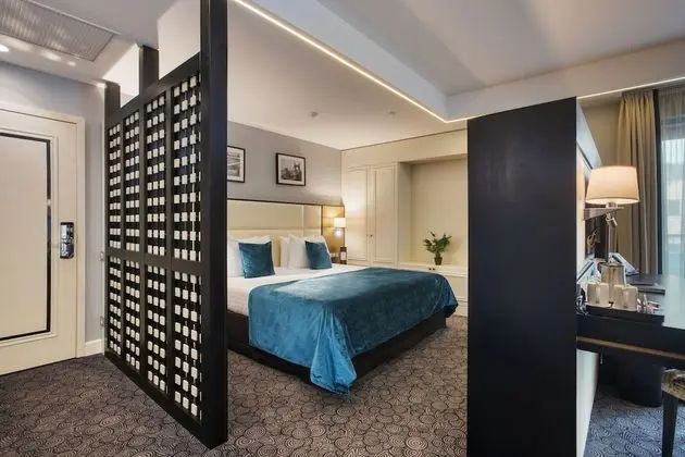 Superior Tek Büyük Yataklı Oda, Balkon